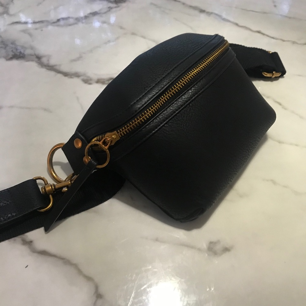Black Fanny pack with gold zipper